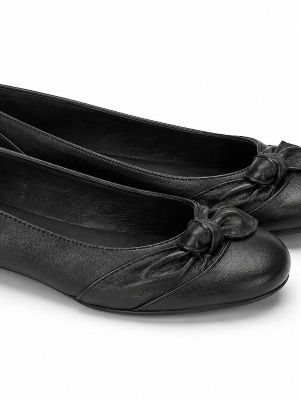 Classic BCBG Girls black ballet flats in women’s size 8B / EU 38. These versati